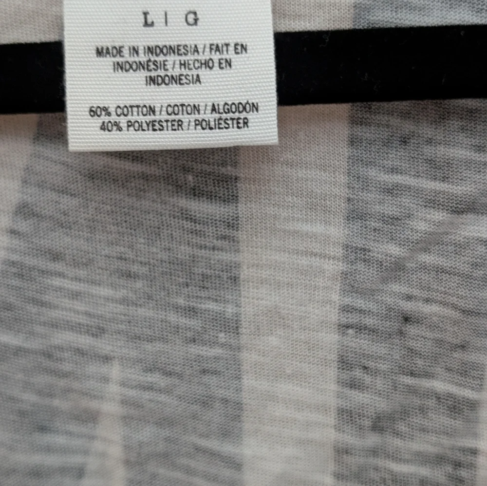 Pink Victorias Secret White Graphic T-Shirt with Statue of Liberty Design - Picture 3 of 4